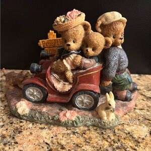 Berry Hills Bears Collectible Figure